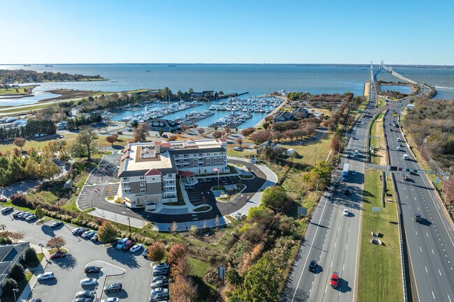 Bay Manor Apartments in Stevensville, MD - Foto de edificio - Building Photo