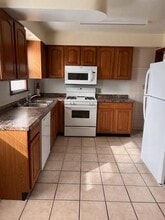 864 Gary Ave SE in Girard, OH - Building Photo - Building Photo