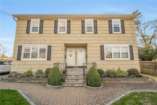 570 N Barry Ave in Mamaroneck, NY - Building Photo - Building Photo