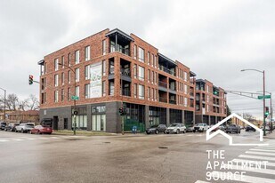 3207 N Narragansett Ave, Unit 405 in Chicago, IL - Building Photo