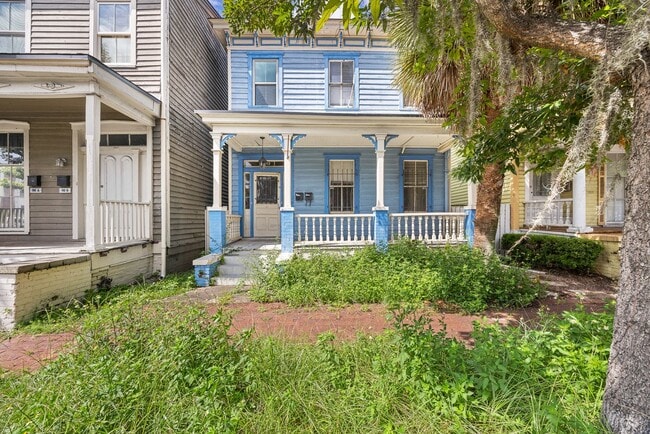 property at 112 E Anderson St