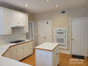 4800 Natchez Trace Ct in Duluth, GA - Foto de edificio - Building Photo