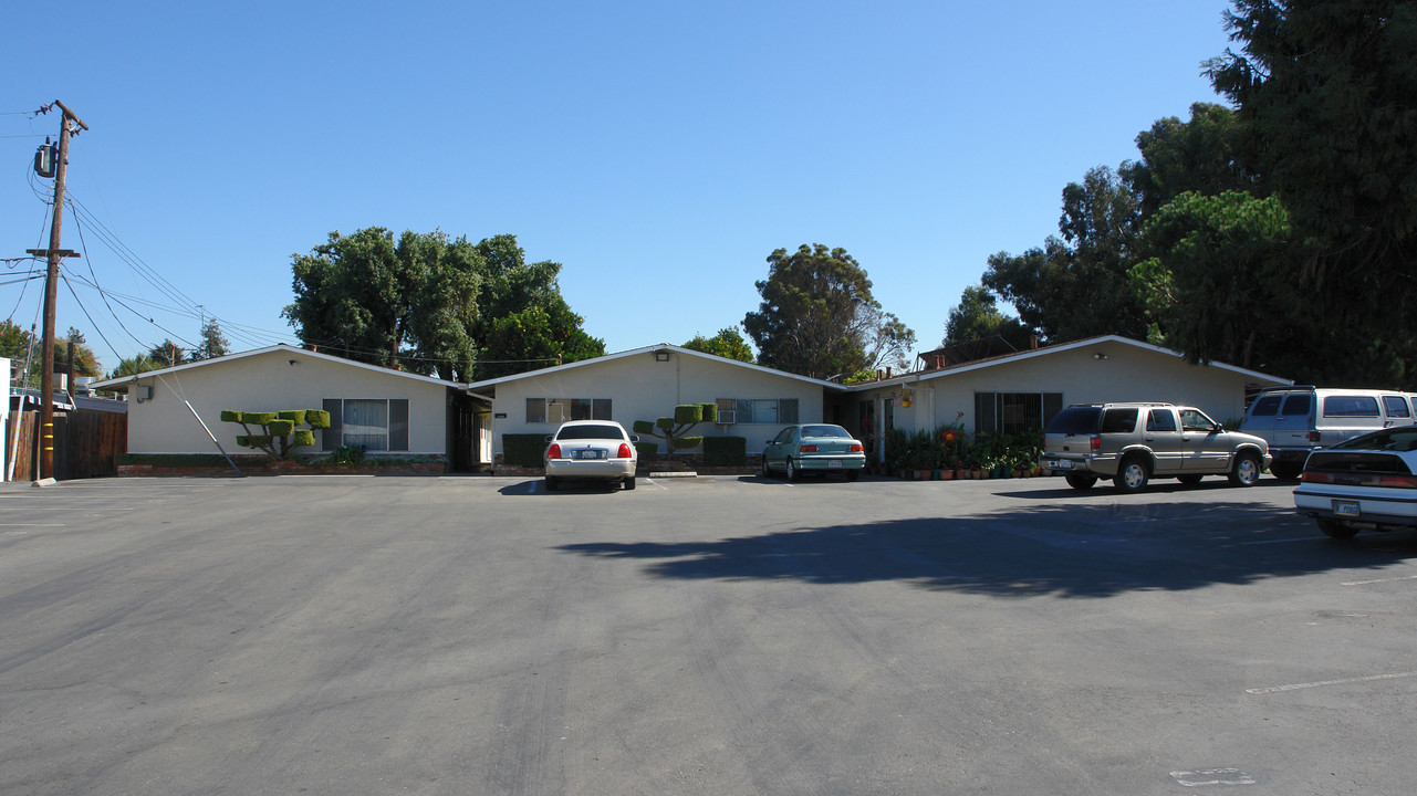 9 Lewelling Blvd in San Lorenzo, CA - Building Photo