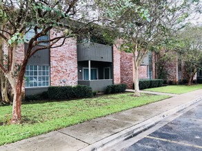 River Bend Apartments in Wharton, TX - Building Photo - Building Photo