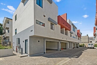 Tiara in Sherman Oaks, CA - Building Photo - Primary Photo