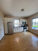 33 Pine St in Burlington, VT - Building Photo