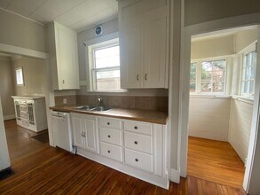 6485 SW Capitol Hwy in Portland, OR - Building Photo - Building Photo