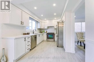 36 Bing Crescent in Hamilton, ON - Building Photo - Building Photo