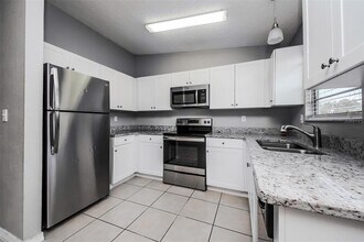 211 Cobalt Dr in Kissimmee, FL - Building Photo - Building Photo