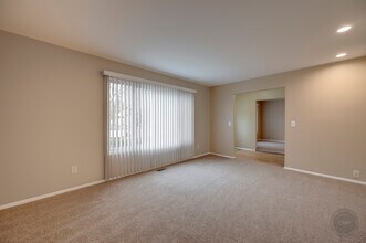 46 Ingleshire Rd in Montgomery, IL - Building Photo - Building Photo