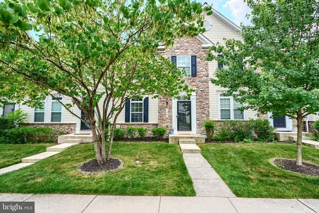 property at 7595 Taunton Ct