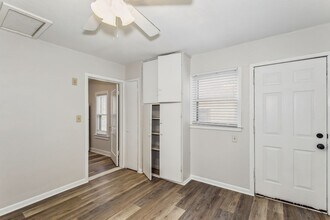 724 S Poplar St in Wichita, KS - Building Photo - Building Photo