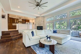 2203 Doral Dr in Austin, TX - Building Photo - Building Photo