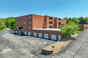 Edgecliff Condominiums in New Kensington, PA - Foto de edificio - Building Photo