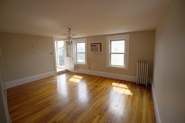 27 Princeton St, Unit 2 in Medford, MA - Building Photo - Building Photo