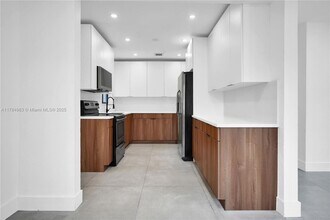 1801 NE 175th St in North Miami Beach, FL - Building Photo - Building Photo