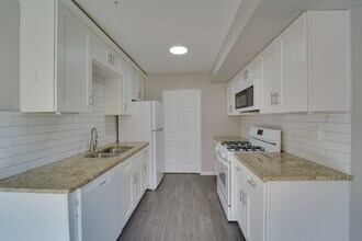 1883 Jamestown Cir in Hoffman Estates, IL - Building Photo - Building Photo