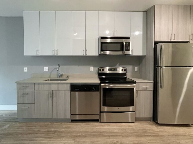 The Local 422 Apartments in Seattle, WA - Foto de edificio - Building Photo