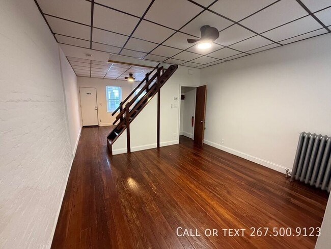 property at 2106 E Lippincott St