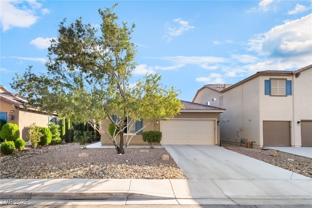 9542 Twister Trace St in Las Vegas, NV - Building Photo