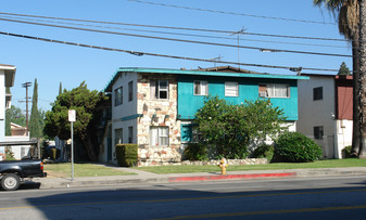 6731 Whitsett Ave Apartments