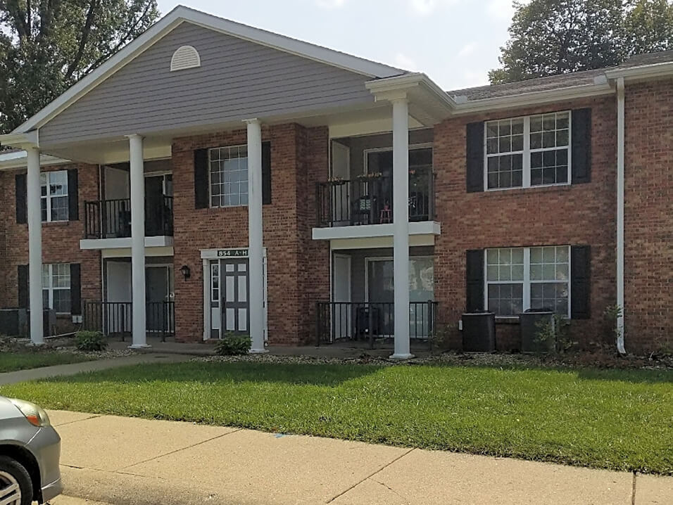 The Village Quarter in Terre Haute, IN - Building Photo