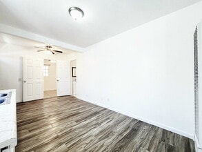 950 Clela Ave in East Los Angeles, CA - Building Photo - Building Photo