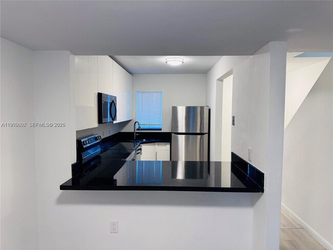 2660 W 76th St in Hialeah, FL - Building Photo - Building Photo