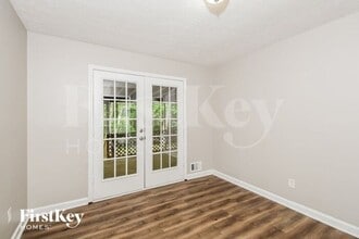125 Creekview Dr in Woodstock, GA - Building Photo - Building Photo
