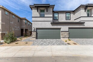 21114 N 58th St in Phoenix, AZ - Building Photo