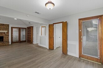 4015 St Christopher Ln in Dallas, TX - Building Photo - Building Photo