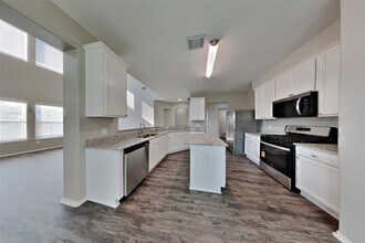 5015 Mossy Bridge Dr in Spring, TX - Building Photo - Building Photo