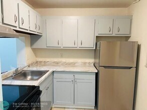 2800 NW 56th Ave in Lauderhill, FL - Building Photo - Building Photo