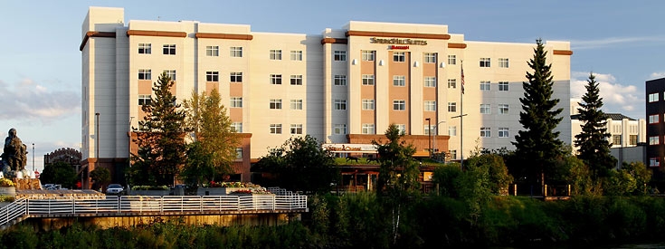 Executive Apartments in Fairbanks, AK - Building Photo