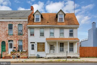 142 Baltimore St in Hanover, PA - Building Photo - Building Photo