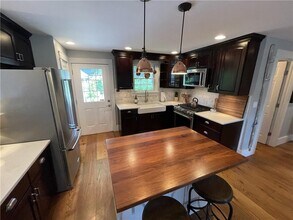 40 Keeher Ave in Newport, RI - Building Photo - Building Photo