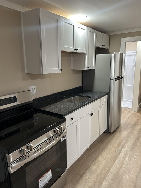 15 Highland St in Rochester, NH - Building Photo