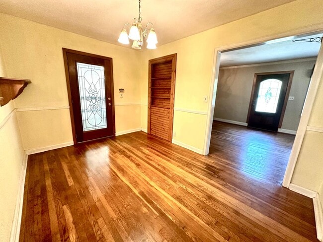 1057 Woodland Way in Forest Park, GA - Building Photo - Building Photo