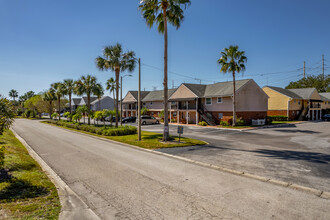 Venetia Country Club Condo in Largo, FL - Building Photo - Building Photo