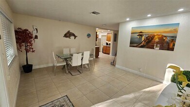 436 NE 25th Ave in Pompano Beach, FL - Foto de edificio - Building Photo