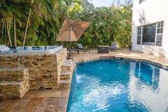 7875 NW 110th Dr in Parkland, FL - Building Photo - Building Photo