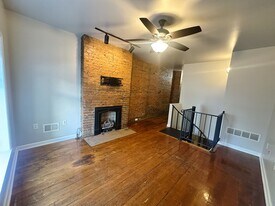 1016 Bingham St, Unit 1 in Pittsburgh, PA - Building Photo
