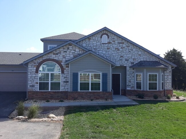 136 R. de Villas Cir in Branson, MO - Building Photo - Building Photo