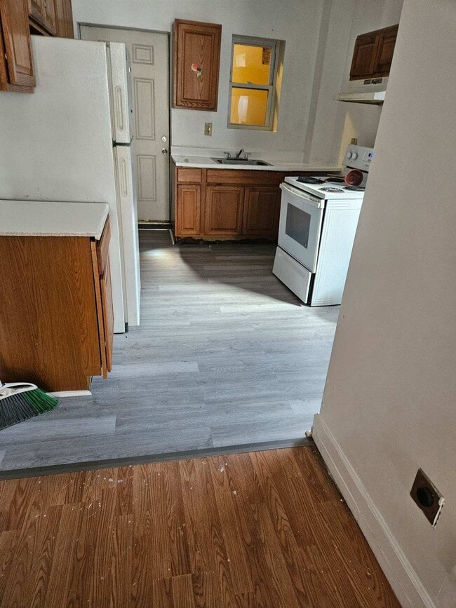 3018 6th Ave, Unit 2 in Troy, NY - Building Photo - Building Photo