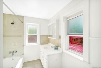29 Hazelhurst Ave in Watertown, CT - Building Photo - Building Photo