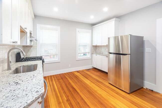 30 Presley St, Unit 30 in Malden, MA - Building Photo - Building Photo