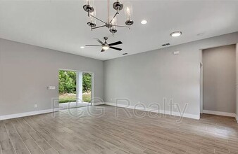 109 Violet Ct in Poinciana, FL - Building Photo - Building Photo