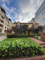 1383 Midvale Ave in Los Angeles, CA - Building Photo