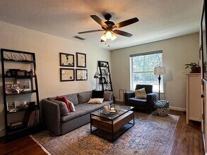 1110 Justin Ln in Austin, TX - Building Photo - Building Photo