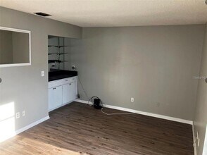 10722 Crowngate Ln in Tampa, FL - Building Photo - Building Photo